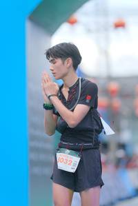 BIB: 5032
                            <button type="button" onclick="openModal(21763783)" class="btn btn-primary btn-sm float-right btn-popup" data-toggle="modal" data-target=".modal-high-quality">
                        <i class="fas fa-shopping-cart"></i> Add to Cart
                    </button>
                                            <button type="button" onclick="isThisMe(21763783, true)" class="btn btn-success btn-sm float-right btn-popup btn-isme hidden" data-toggle="tooltip" data-placement="bottom" title="นี่คือรูปของคุณใช่ไหม คลิกที่นี่เพื่อเอาเข้าอัลบั้ม">
                        <i class="fas fa-plus"></i> Add to album
                    </button>
                    <button type="button" onclick="isThisMe(21763783, false)" class="btn btn-warning btn-sm float-right btn-popup btn-isnotme hidden">
                        <i class="fas fa-ban"></i> Remove from album
                    </button>